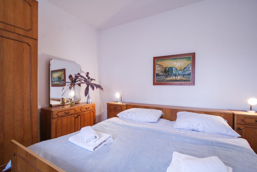 Apartment Cvita Trogir Zimmer foto